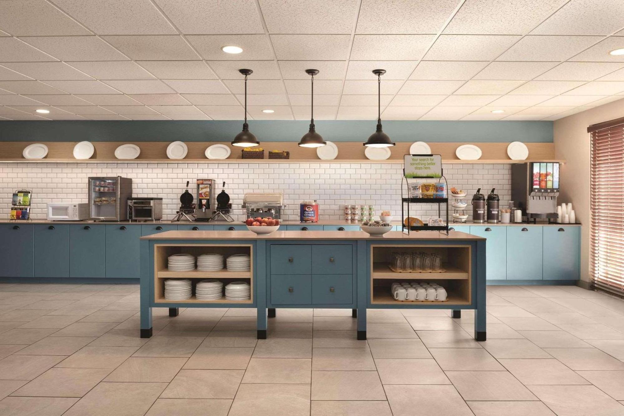 Country Inn & Suites By Radisson, Germantown, Wi Bagian luar foto