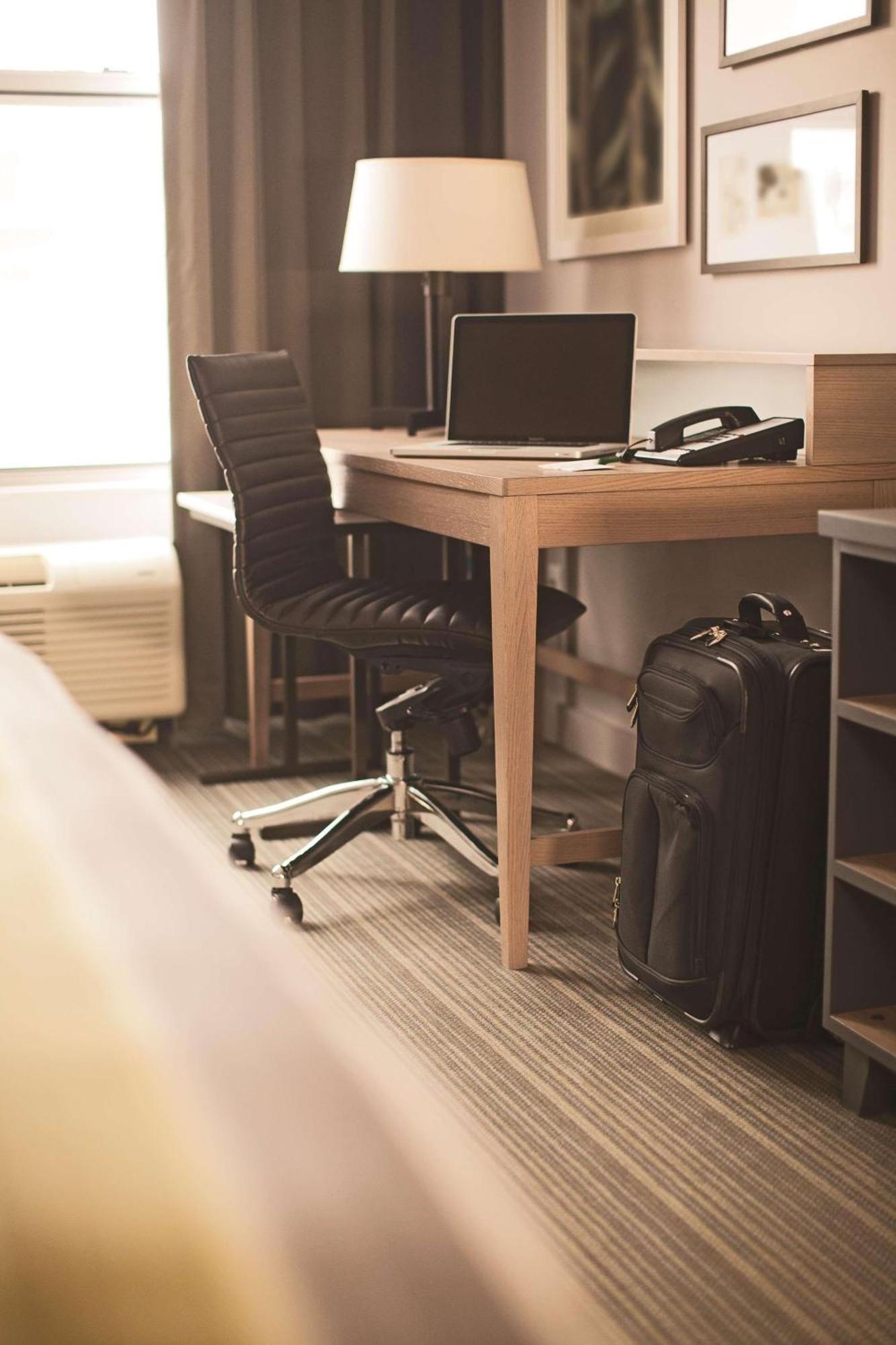 Country Inn & Suites By Radisson, Germantown, Wi Bagian luar foto