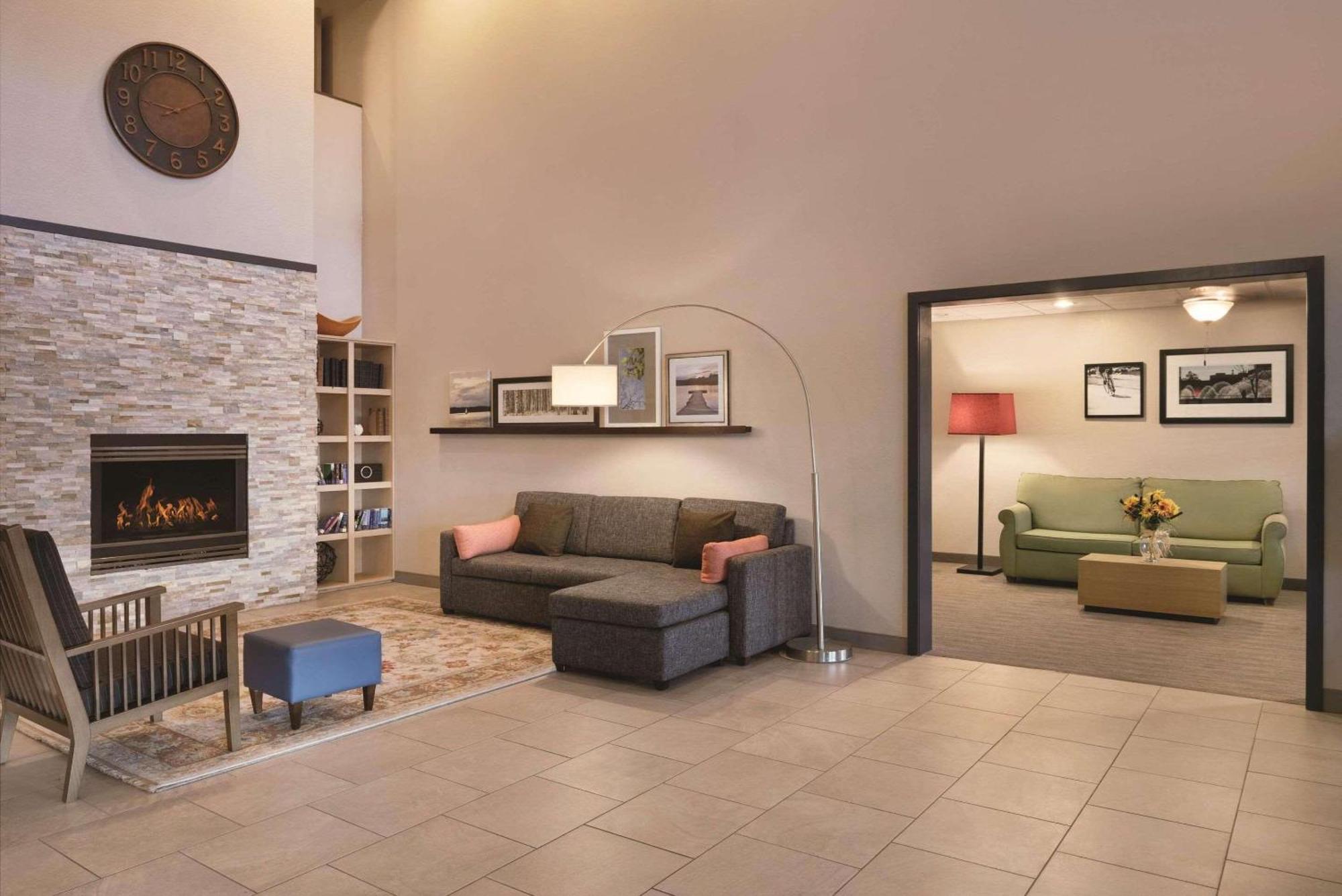 Country Inn & Suites By Radisson, Germantown, Wi Bagian luar foto