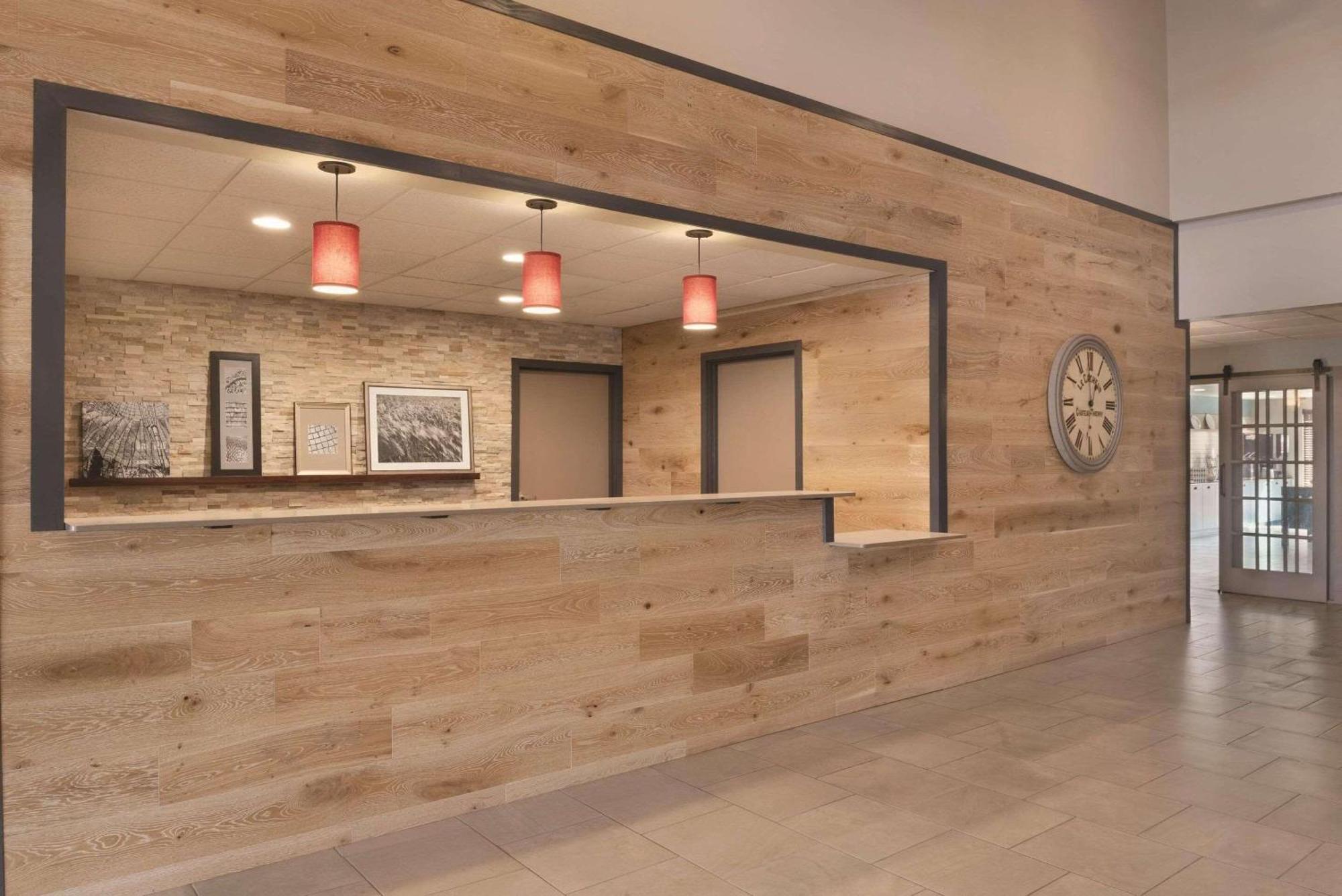 Country Inn & Suites By Radisson, Germantown, Wi Bagian luar foto