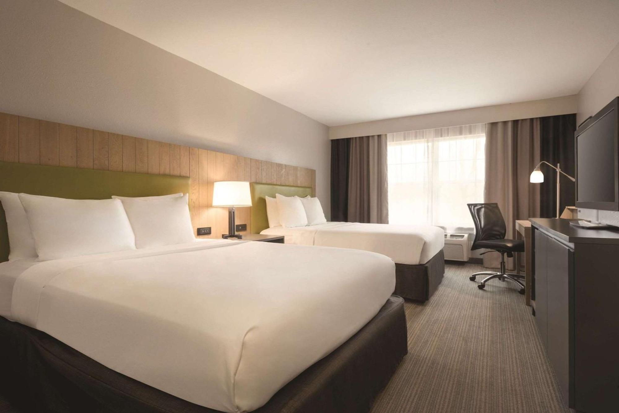 Country Inn & Suites By Radisson, Germantown, Wi Bagian luar foto